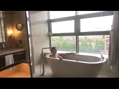 ❤️ Valtava babe runkkaa intohimoisesti pilluaan kylpyhuoneessa ❤️ Seksi at porn fi.sexycamse.top ❤